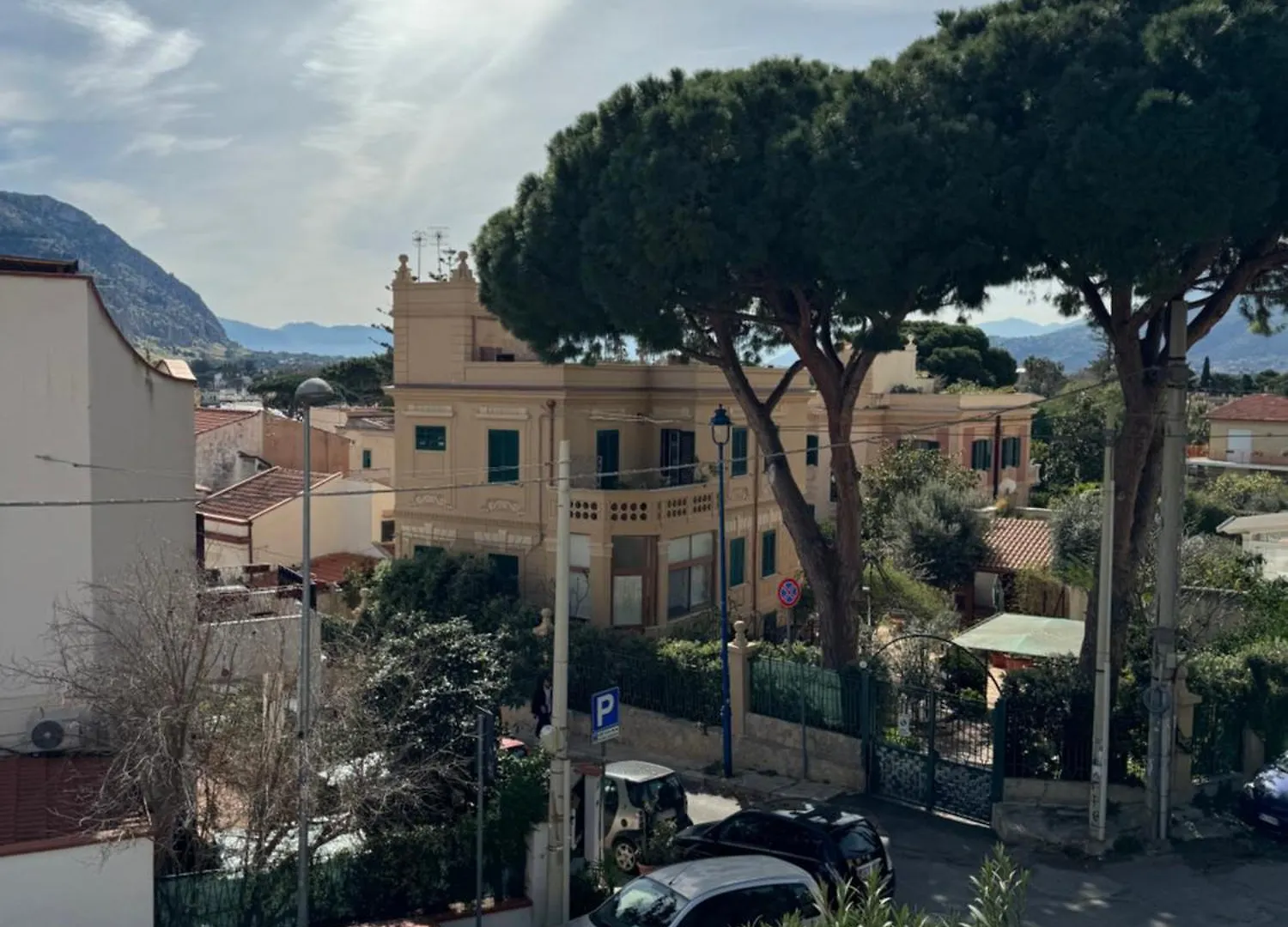 Holiday Mondello 0*,